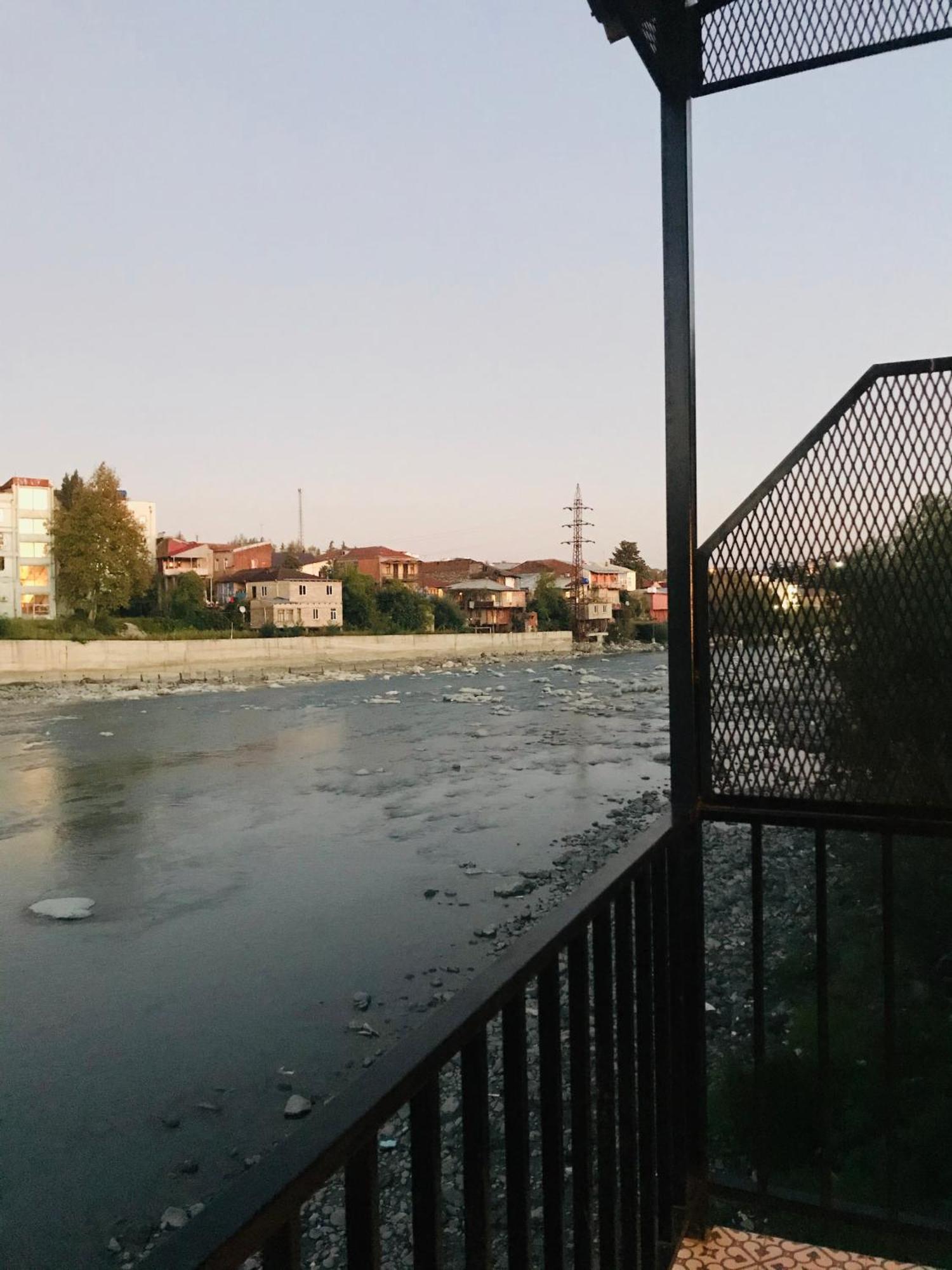 Apartment Riverside Κουτάισι Εξωτερικό φωτογραφία